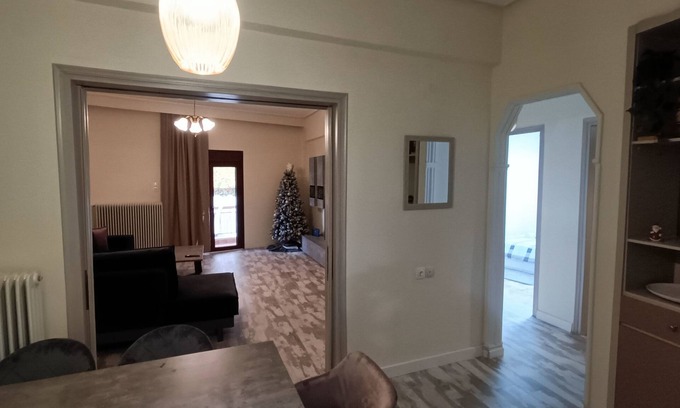 Kalambaka Apartment | Family-Friendly Deluxe Suite in Kalabaka with Breakfast