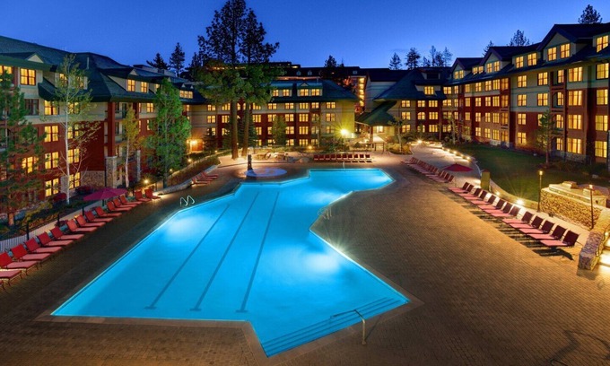 South Lake Tahoe Hotel | Guest Approved: Deluxe Room with Oceanfront Views