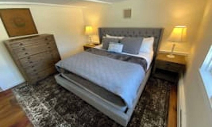 West Dover Resort | Ultimate King Suite with Living Room, Pool & Fireplace