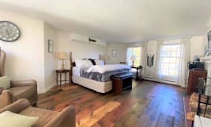 West Dover Resort | Guest Rated: Deluxe King Room with Fireplace & Pool Access