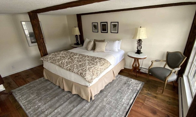 West Dover Resort | Elegant King Suite with Living Room, Pool & Breakfast Included