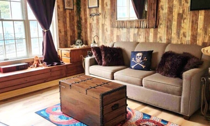 Hancock Apartment | Inviting Mountain View Nautical Suite - Ski On/Off Access