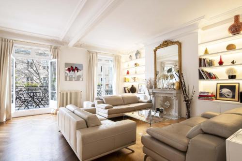 Notre-Dame-des-Champs Apartment | Elegant St Germain Suite in the Heart of Paris