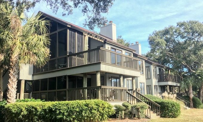 Kiawah Island Villa | Exquisite Parkside Retreat on Lake with Resort Amenities