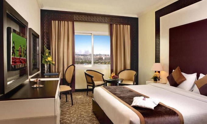 Al Rigga House | Stylish Room Near Bniyas Square Metro with Spa Access
