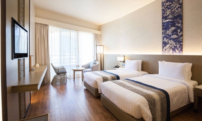 Patong Hotel | Seaview Deluxe Room @ Patong with Pool & Kitchen Access