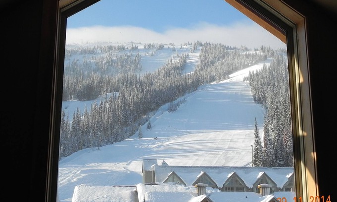 Okanagan-Similkameen Condo | Top-Rated Ski-In/Out Condo with Spa & Hot Tub Access