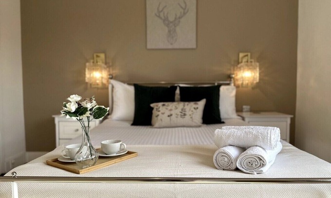 Hull House | Perfect Stays @ Libra Spaces: Pet Friendly & Family Ready
