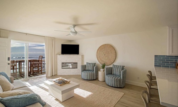 Shelter Cove Condo | Oceanfront Deluxe Suite with Jacuzzi | Guest Rated 10/10