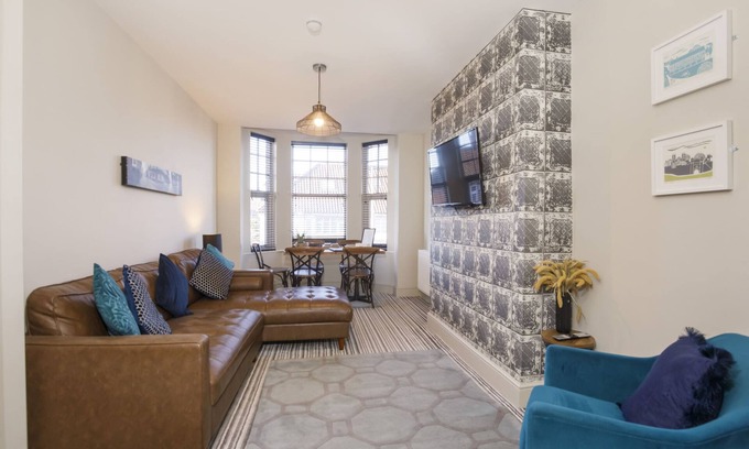 York Apartment | Spacious Two Bedroom Apartment for Families in York