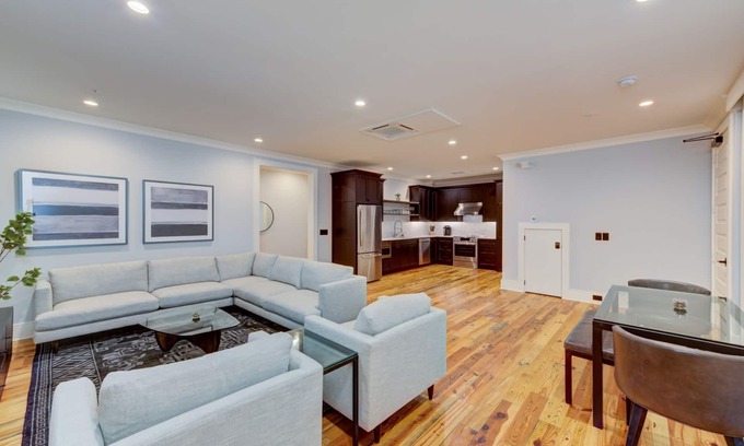 Charleston Historic District Apartment | Spacious Two Bedroom Suite - Steps from King Street