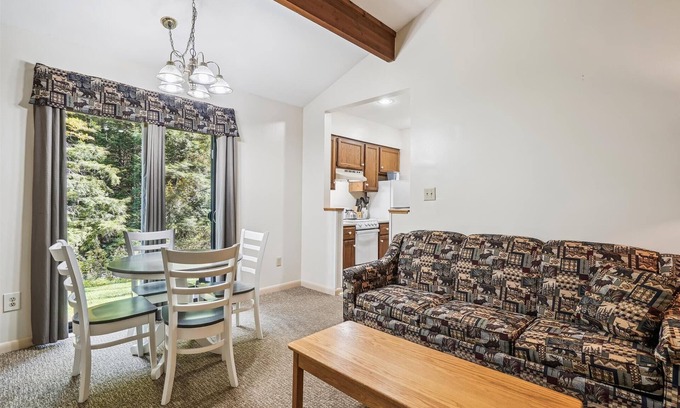 West Bridgewater Hotel | Exquisite Two Bedroom Suite with Pool & Family Amenities