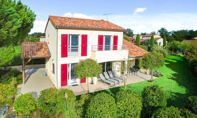 Vasles Villa | Deluxe unabhängige Villa, 2 Bäder 8 Personen