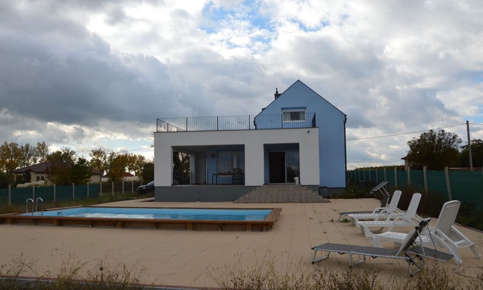 Nemesbuk Villa | Inviting Villa with Pool, Ocean View, and Spa Amenities