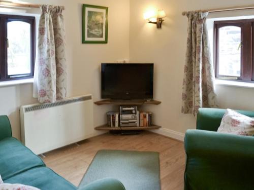 Launceston House | Demelza: Guest Rated 9/10 - Pet Friendly with Pool & Hot Tub
