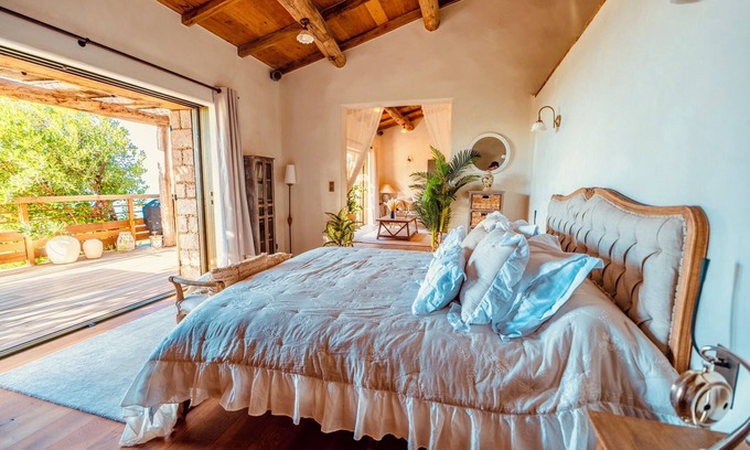 Pietrosella Hotel | Demeure au coeur du maquis face à la mer à 20 mn d'Ajaccio
