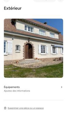 Varennes-sur-Allier Villa | Prestige Villa: Family-Friendly Retreat with Pool & Pets
