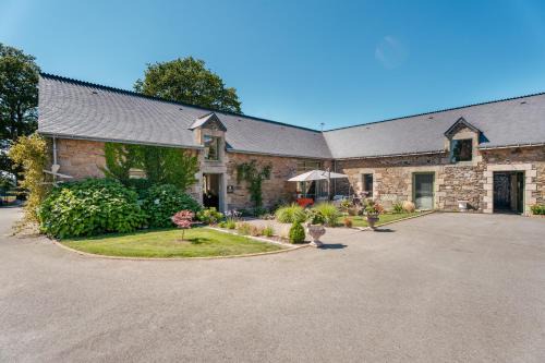 Neulliac Bed & Breakfast | Experience Demeures & Châteaux Le Clos Luly with Ocean Views