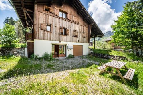 Le Praz de Lys Ski Chalet | Family-Friendly Demi-Chalet Les Trolles for 6-8 Guests