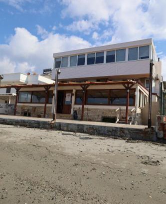 Akcay Hotel | Discover Oceanfront Comfort at Demir Otel Restaurant