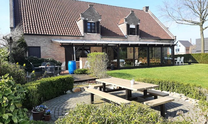 Dessel House | Discover Den Donkman: Family-Friendly with Pool Access