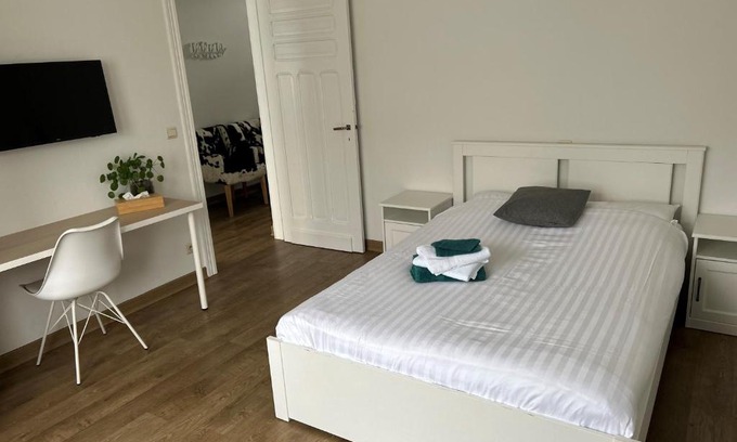 Oudenaarde Apartment | Cozy Den Einder: Family-Friendly with Breakfast & Kitchen