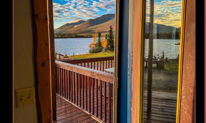 Healy Hotel | Eco-Friendly Denali Lakeview Inn: Guest Rated 9.8/10