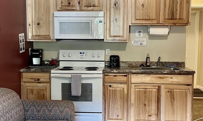Denali National Park Hotel | Discover Denali Rainbow Village: Family-Friendly Getaway