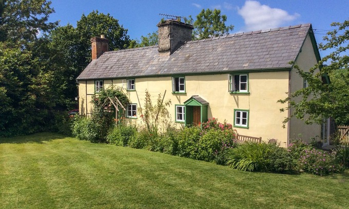 Aymestrey House | Pet-Friendly Denbigh Hall: Traditional Cottage in Presteigne