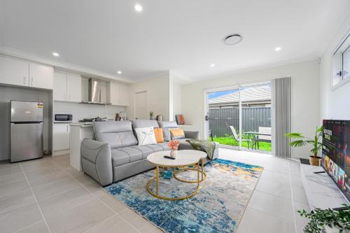 Denham Court Villa | Family-Friendly Denham Court 4BR with AC & WiFi Near Coles