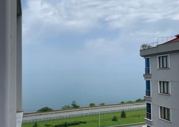 Cayeli Apartment | Oceanview Retreat with Breathtaking Mountain Vistas