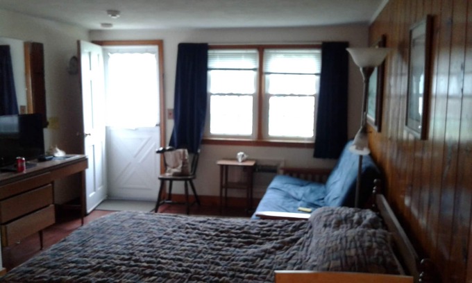 Dennis Port Apartment | Cozy Dennisport Studio Condo - Pet Friendly & Beach Walk