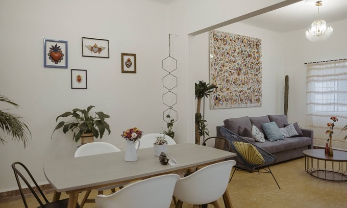 Puebla Historic Center Apartment | Budget-Friendly Stay in the Heart of Puebla with Spa