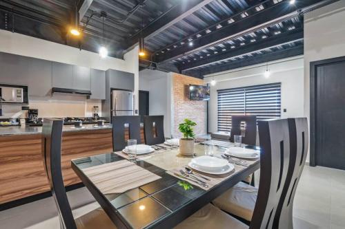 Durango Apartment | Modern and Comfortable Depa Industrial for Family Getaways