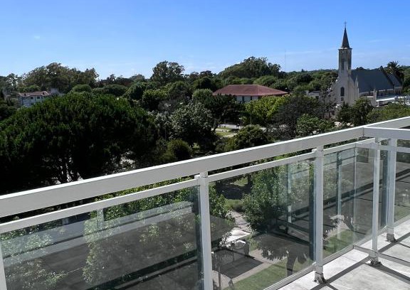 General Juan Madariaga Apartment | Exceptional Departamendo Madariaga: Family-Friendly Retreat