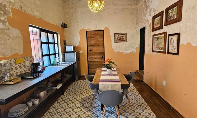 Ruta Independencia Apartment | Cozy 4-Person Retreat in the Heart of Oaxaca City