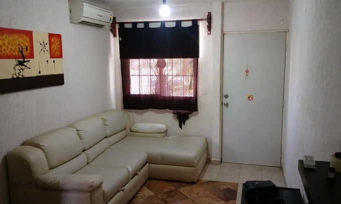 Acapulco Apartment | Inviting Acapulco Dreams: Family-Friendly Retreat with Pool