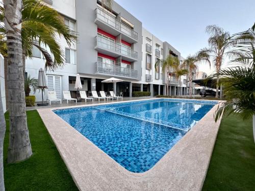 Villa Marina Apartment | Beautiful Views with Pool Access at Cerritos Hotel