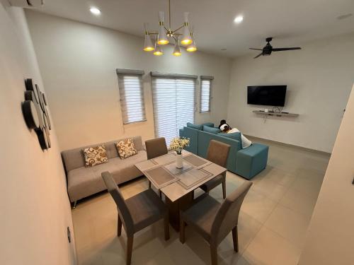 Mazatlan Apartment | Pet-Friendly Ocean View at Departamento Isla Central 1