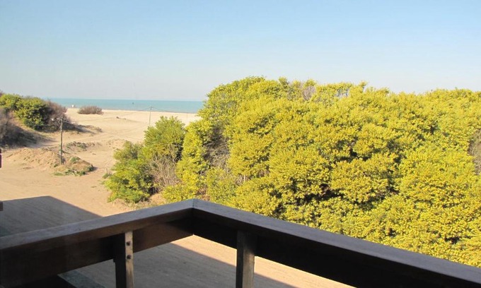 Villa Gesell Apartment | Oceanfront Villa Gesell Norte: 4-Star Retreat with Views