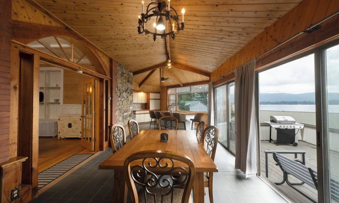 Lake George Hotel | Depe Dene Lakeside Resort: Family-Friendly with Ocean Views