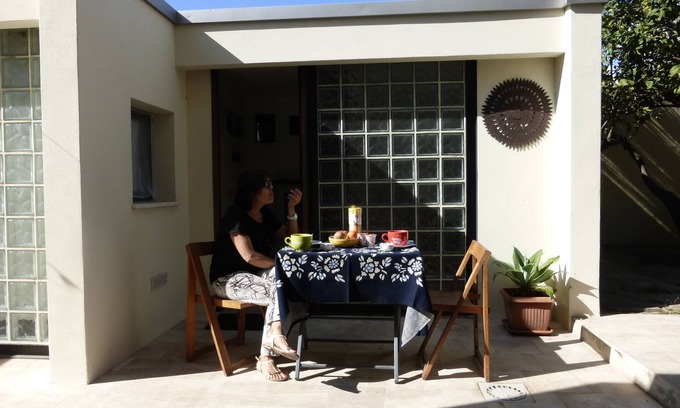 Quartu Sant'Elena House | Coastal Retreat: Dépendance by the Sea with Ocean Views