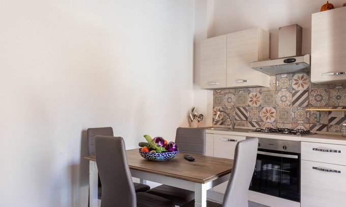 Oristano Historic Centre House | Dependence 2 Fronte Piscina: Relax by the Pool in Centro Storico