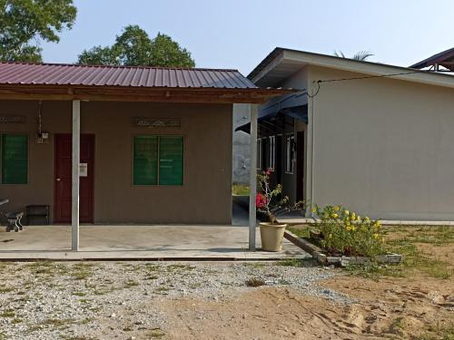 Peramu Jaya Tiga House | Budget-Friendly Stay at Depulauserai Home - Family Friendly