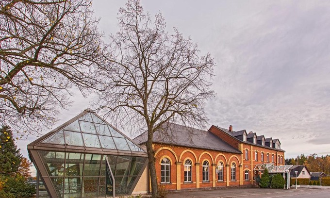 Hohenluftkurort Grunbach Hotel | Family-Friendly Stay at Der Bayerische Hof with Dining Options