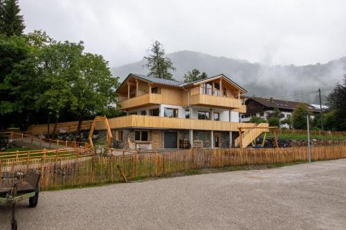 Ettensberg Apartment | Oceanfront Bliss at Der Bienenkorb - Guest Rated 9.2/10