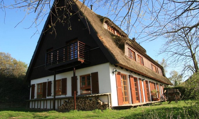 Meesiger House | Charming Der Fuchsbau: Oceanfront Family Getaway, 9/10 Rated