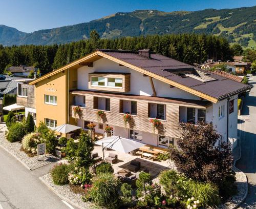 Saalfelden am Steinernen Meer Hotel | Der Winklhof: Pet-Friendly Retreat with Oceanfront Views