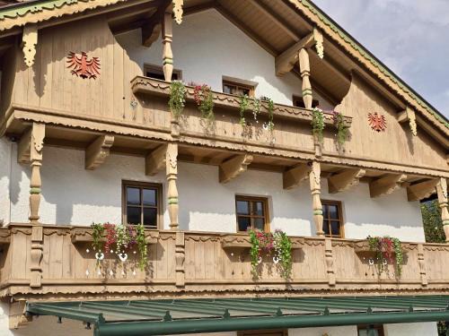 Hainzenberg Apartment | Discover Der Waidachhof Zillertal - Family & Pet Friendly Stay