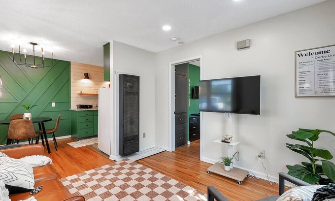 Derby Apartment | Derby Dream - Cozy King - Near Park!